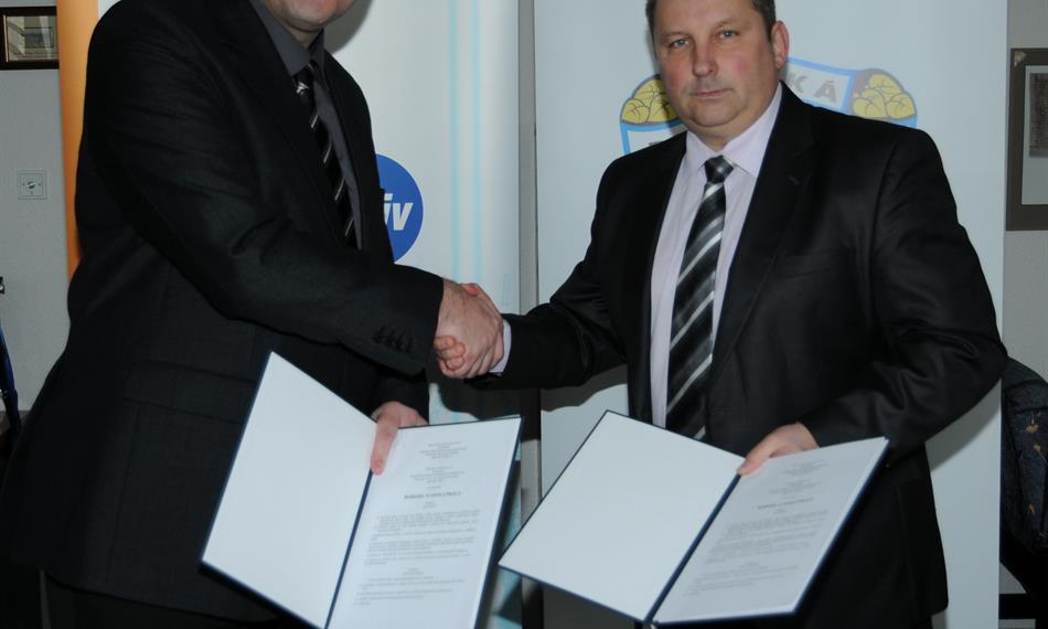 2012-1-16-1316Podpis dohody 1833.JPG